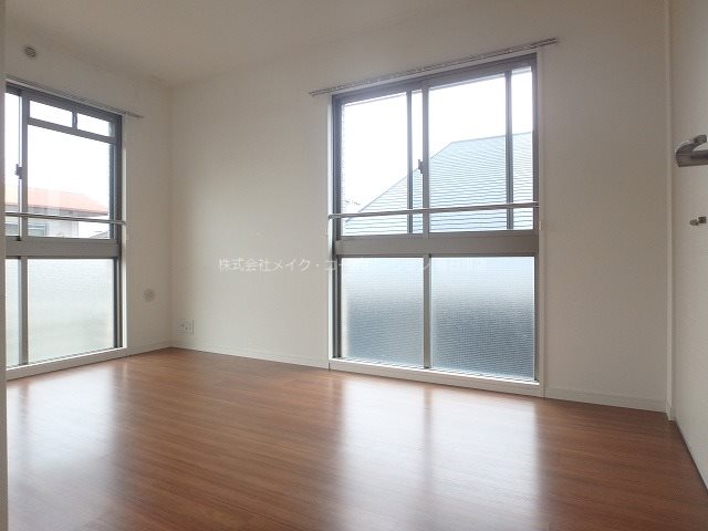 サンライズN ベッドルーム