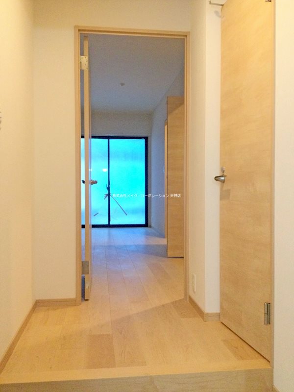 ※入居中の為別部屋写真使用現状優先 iN SHAPE港 玄関