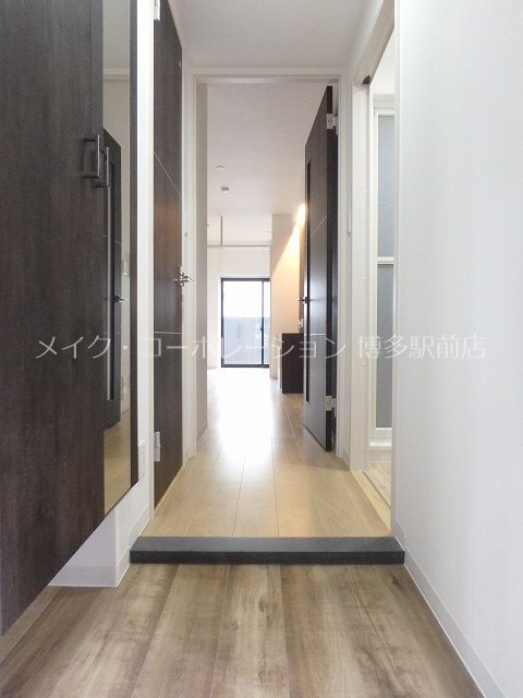 エルグランド東比恵 玄関