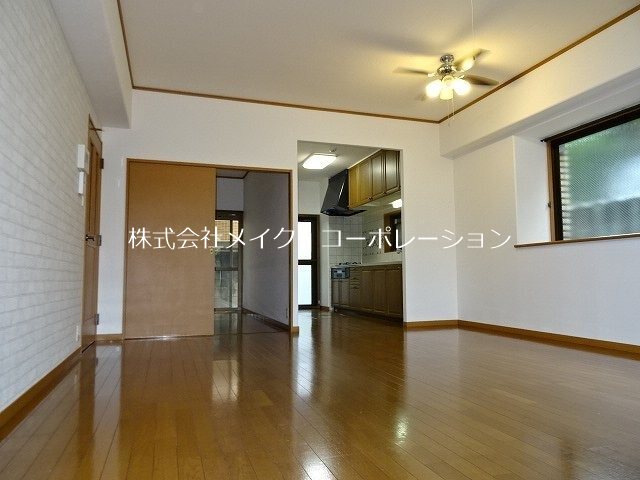 ジニアス皐月 リビング