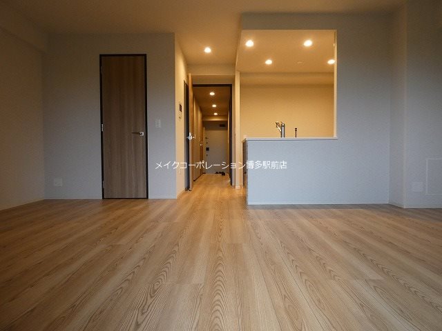 ※入居中の為別部屋写真使用現状優先 レーベン千代 THE PARK FRONT リビング