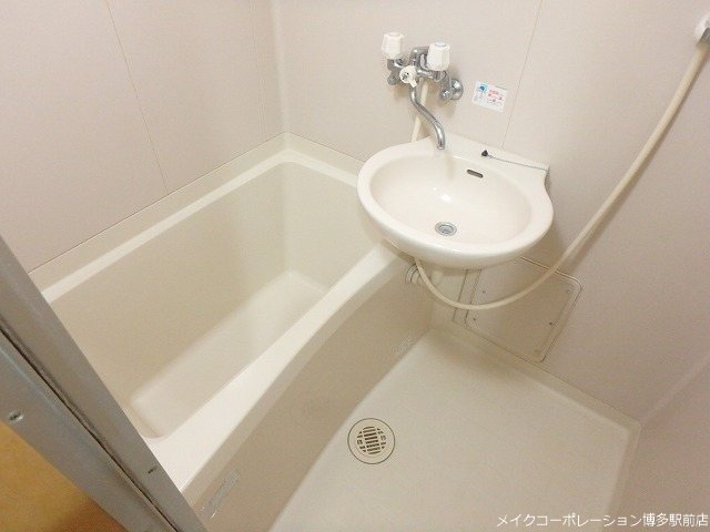 写真は同タイプ パークコート博多 風呂画像