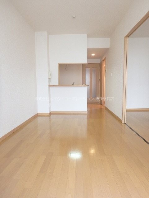 ラフィーネ博多駅前 リビング