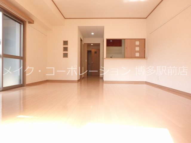 ロイヤル博多駅前 リビング