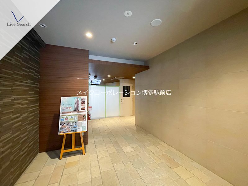 エントランス Coccinelle その他5