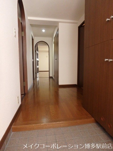 カワイアーバンビルⅡ 玄関