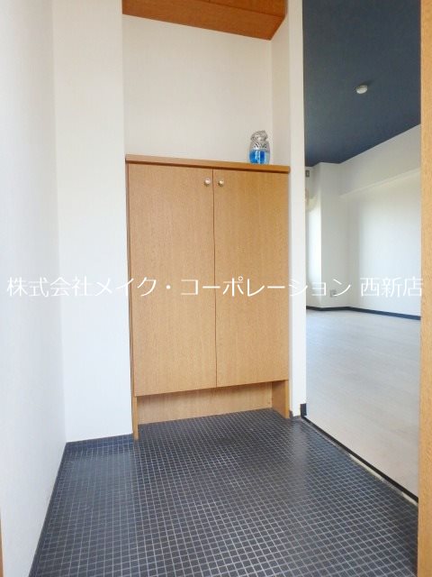 KDXレジデンス西新 玄関