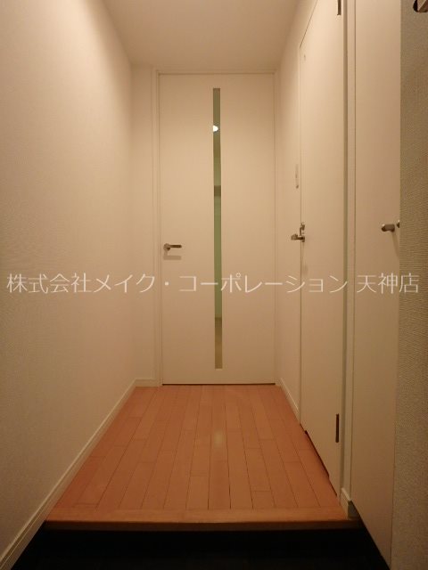 レジディア天神 玄関