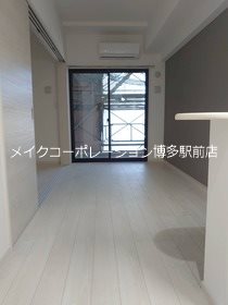 ブレス唐人町駅前  リビング