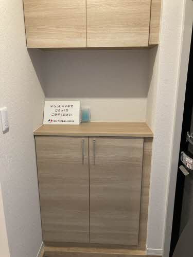 メゾンエミナーンス 玄関