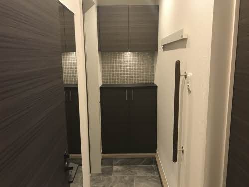 玄関 ザルツラーデン鳥飼 玄関