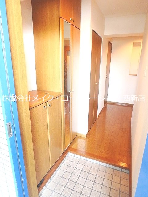 プレイス曙 玄関