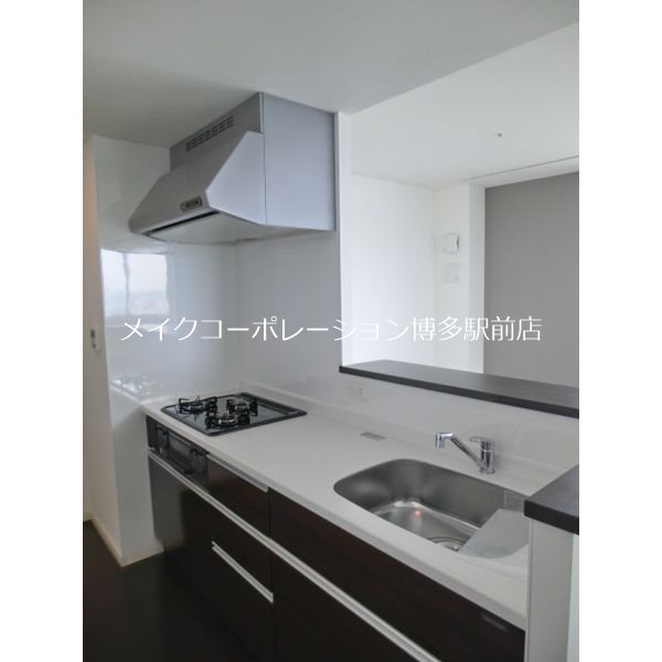 ラクレイス西新レジデンシャルタワー キッチン