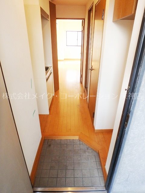 リヴァーオンステイツ 玄関