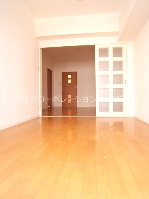 ティ・ファインズ平尾  リビング