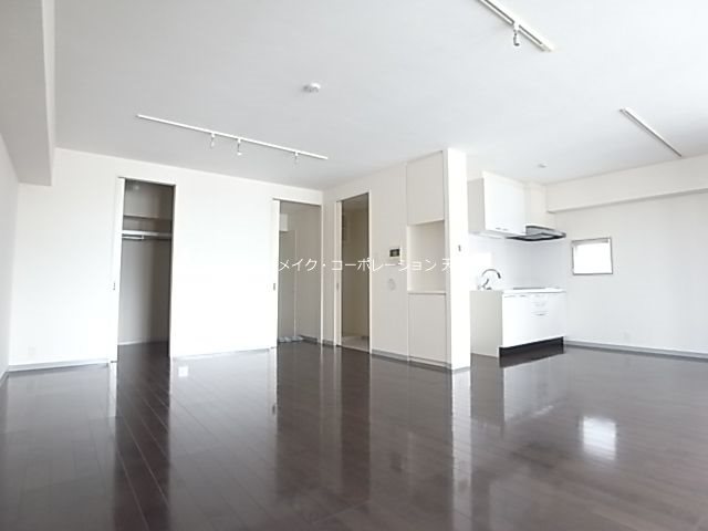 大手門館 リビング