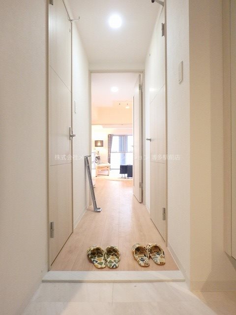 玄関 エルヴィータ駅南 玄関