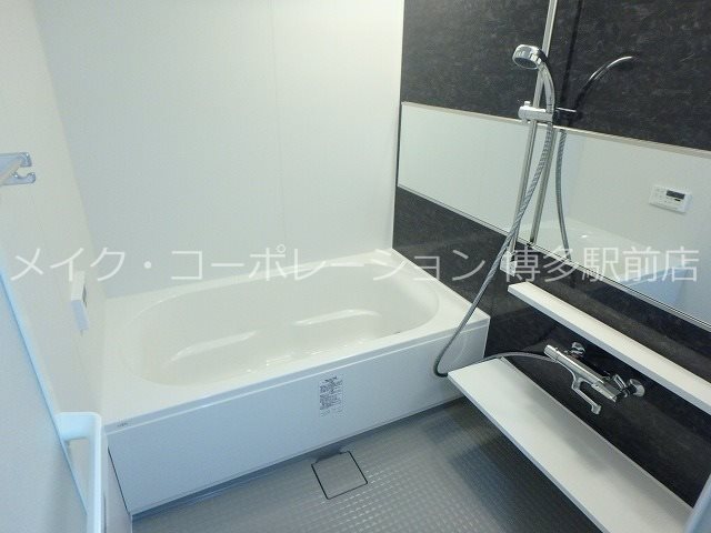 レフィナード博多 風呂画像