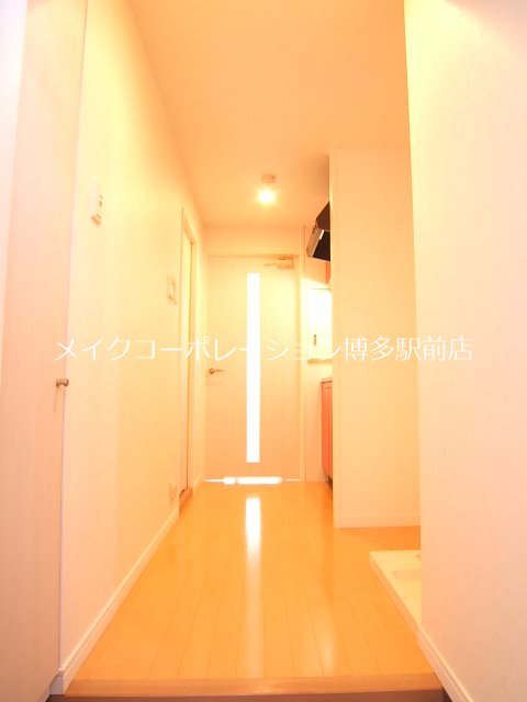 エンクレスト渡辺通  玄関