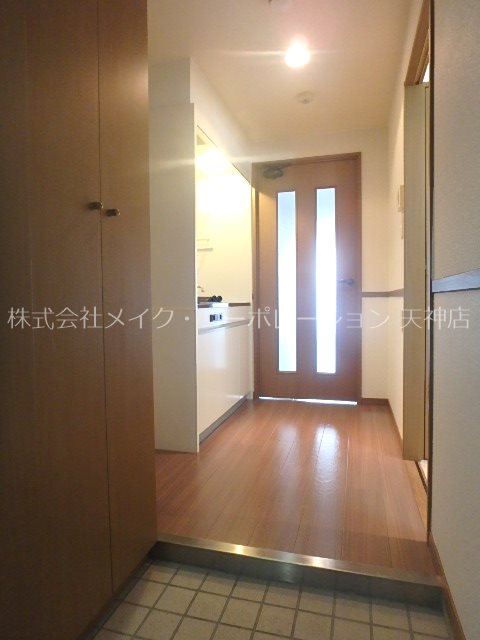 リバティシティ天神  玄関