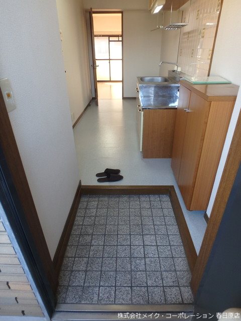 写真は同型タイプ ルヴィナスU 玄関