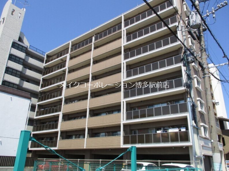 ルミエール箱崎駅前 外観