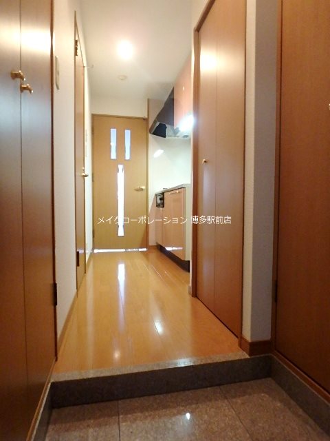 ピュアドームパルトーネ博多 玄関