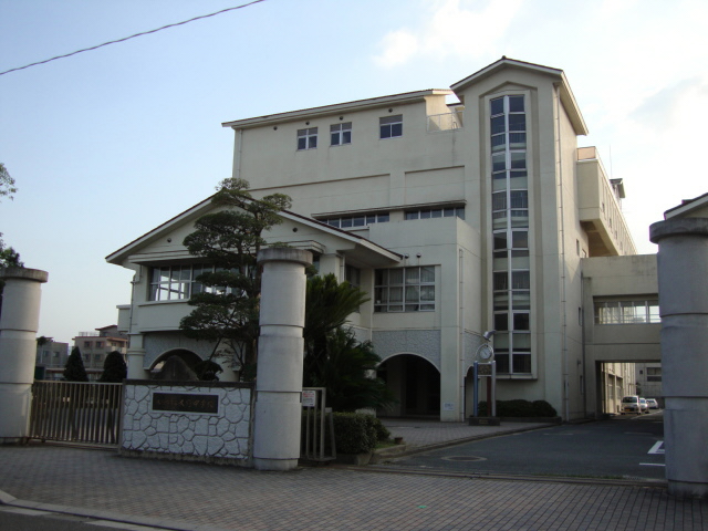 Arista白木原 中学校