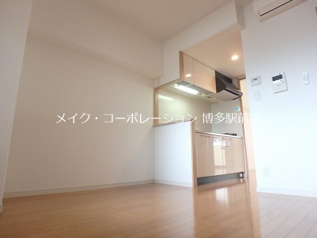 コンダクト福岡東   リビング