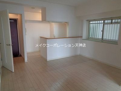 リバティ天神南 リビング