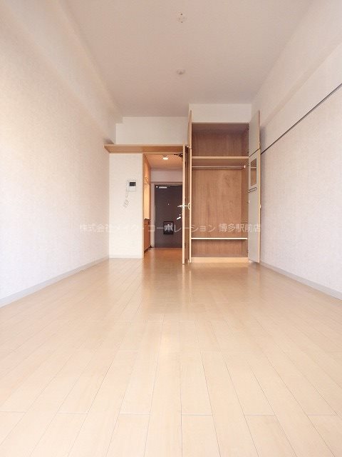 Totsu Residence Hakata East（旧：アリビオ博多駅東） リビング