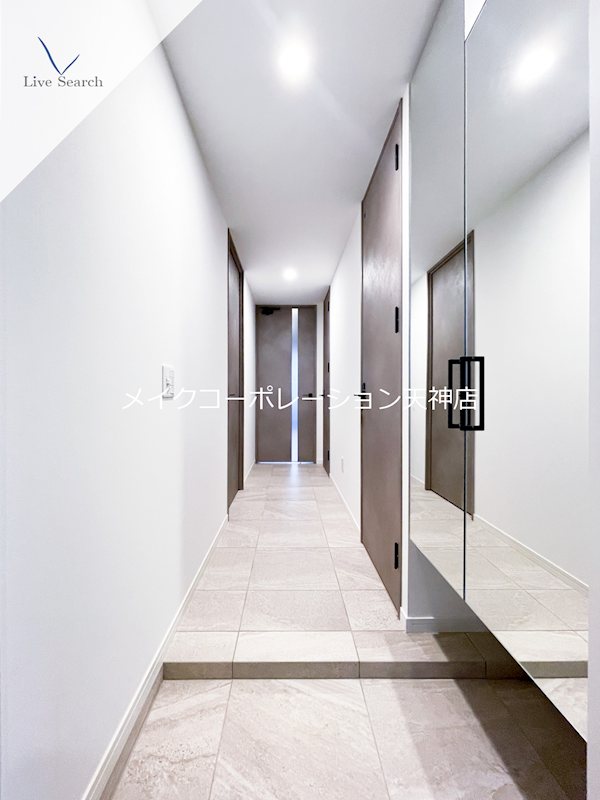 デュ・レジア平尾プレミアム  玄関