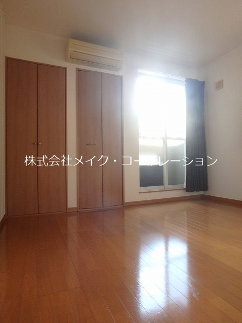 コンフォートベネフィス次郎丸駅前 リビング