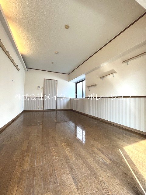 ステイツ西新オレンジ通り リビング