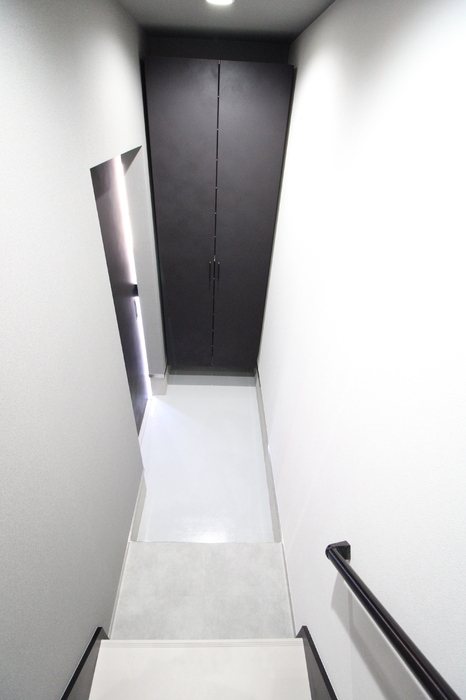 ガレージハウスM 玄関