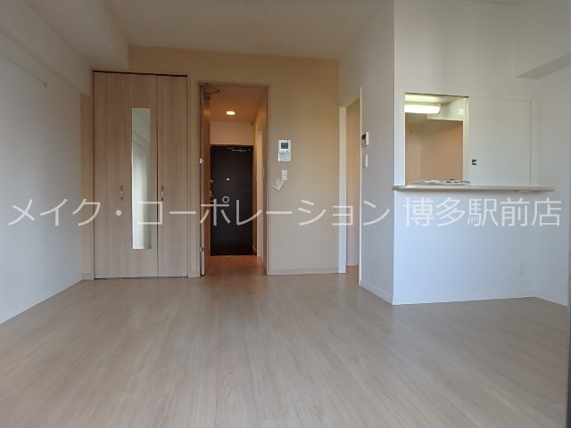 エンクレストNEO博多駅南 リビング