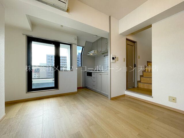 ダイナコート西新 リビング