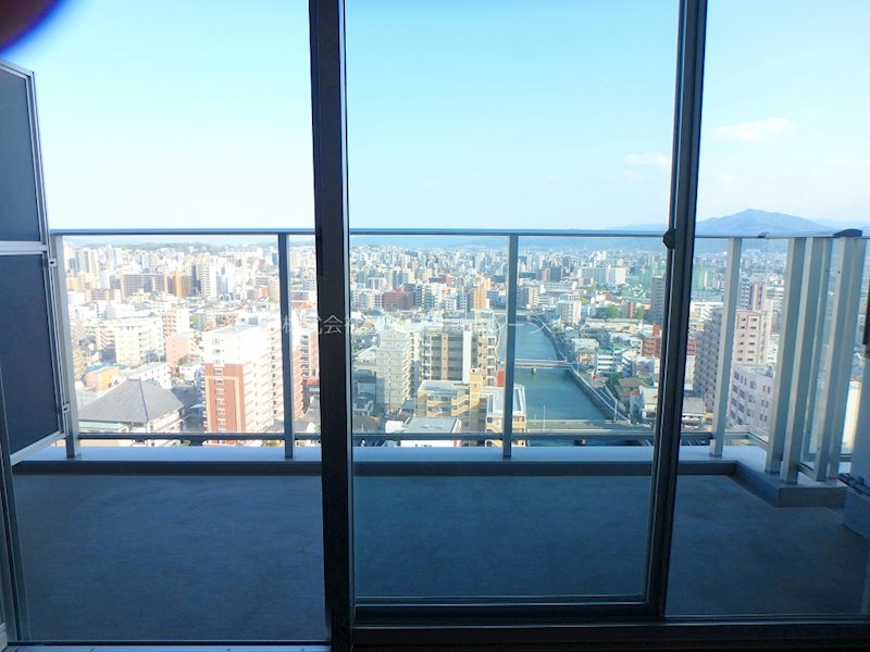 ラクレイス西新レジデンシャルタワー ベランダ