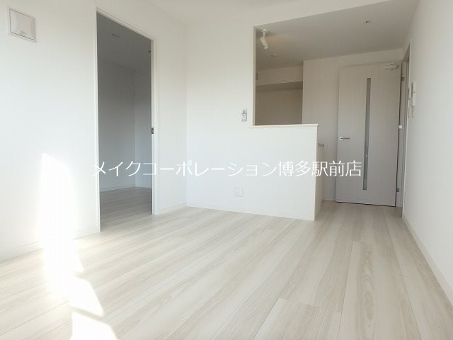 エンクレスト博多駅南CELES リビング