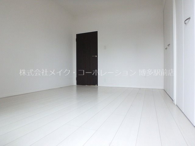 第1よしみビル ベッドルーム