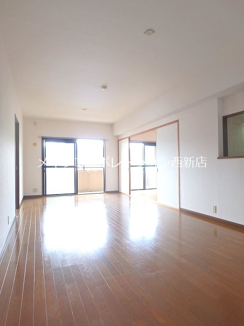 クロッシュ東油山 リビング