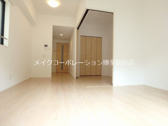 ※室内写真は棟内別部屋参考写真です グランフォーレラグゼ箱崎 リビング