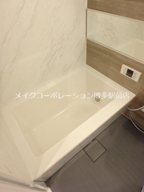 ※室内写真は棟内別部屋参考写真です グランフォーレラグゼ箱崎 風呂画像