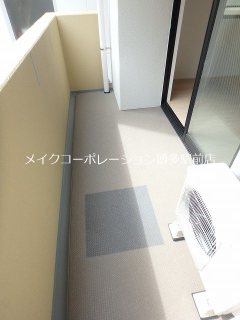 ※室内写真は棟内別部屋参考写真です グランフォーレラグゼ箱崎 ベランダ