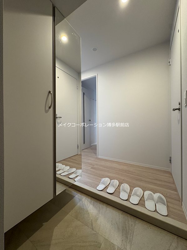 玄関 インシグニア渡辺通 玄関