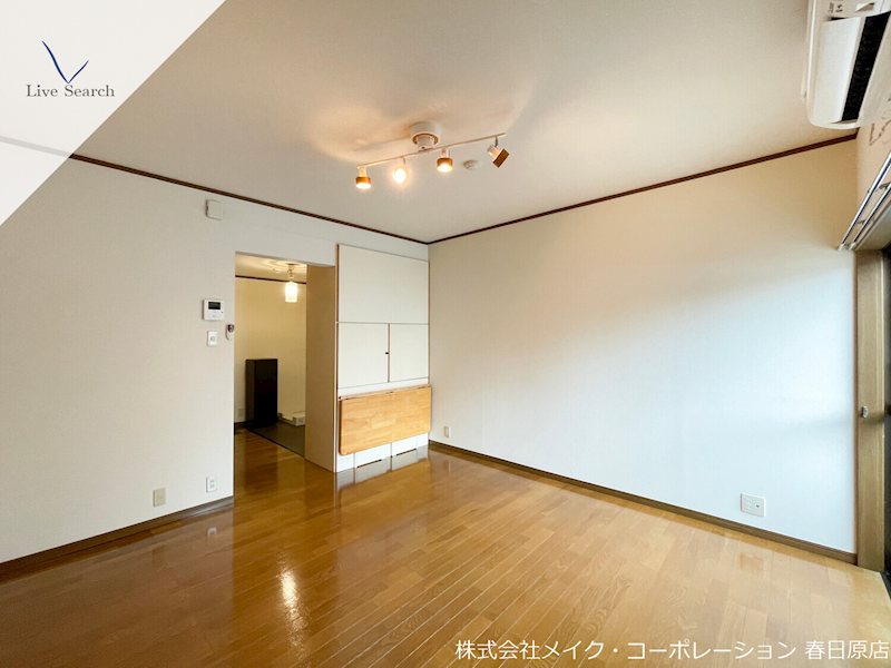 写真は同型タイプ ロイヤルパレス井尻 リビング