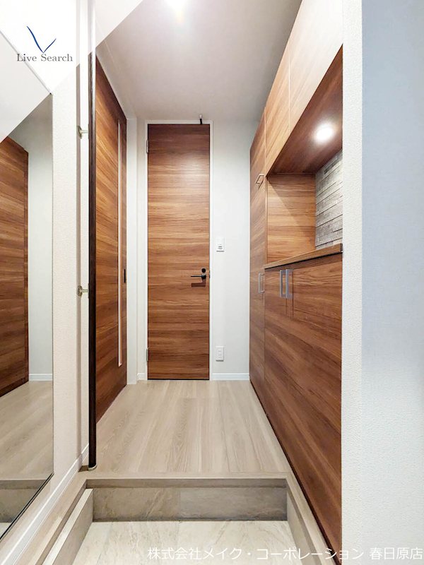 サン ウィステリア 玄関