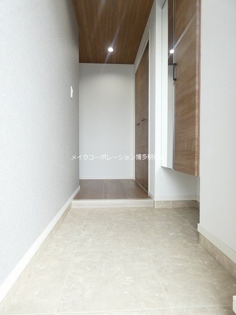 THE SQUARE Royal Terrace 玄関