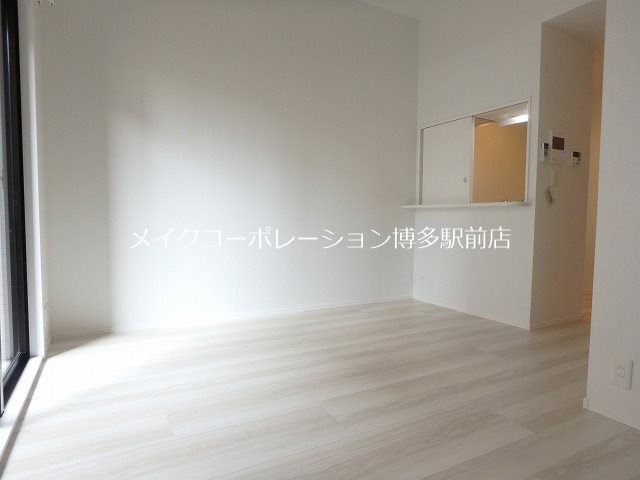 ※入居中の為別部屋写真使用現状優先 エンクレストベイサイド通り リビング