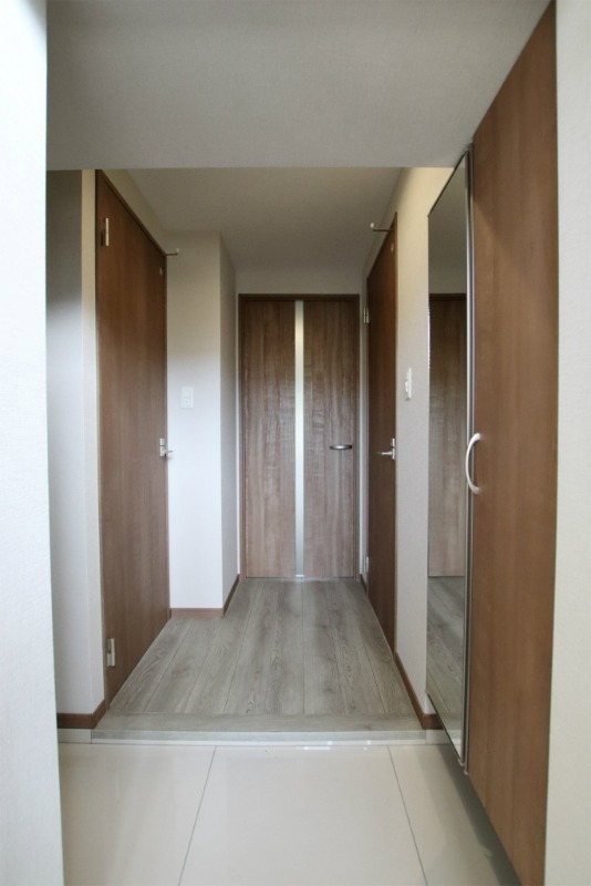 玄関 リファレンスリバービュー室見 玄関